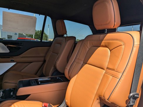 New 2025 Lincoln Aviator Black Label w/ Jet Appearance Package image 27