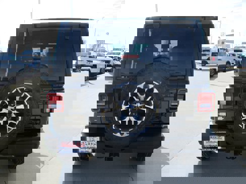 Used 2024 Jeep Wrangler Sport image 4
