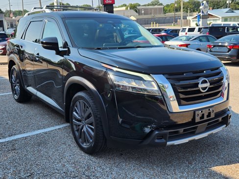 Used 2023 Nissan Pathfinder SL w/ SL Premium Package image 5