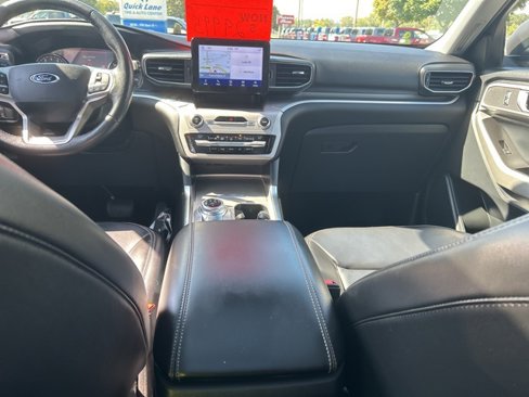Used 2021 Ford Explorer XLT w/ Equipment Group 202A image 17