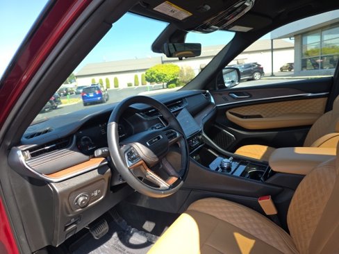 Used 2024 Jeep Grand Cherokee L Summit w/ Advanced Protech Group IV image 17