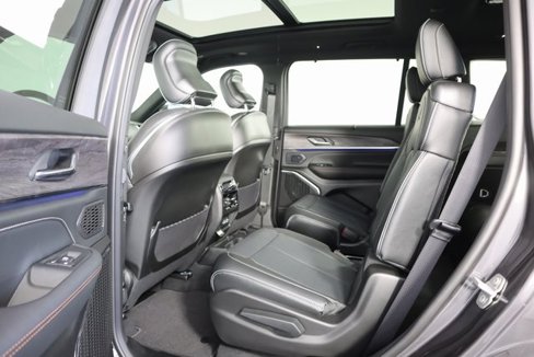 New 2025 Jeep Grand Cherokee L Overland w/ Advanced Protech Group III image 8