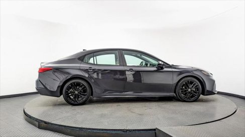 Used 2025 Toyota Camry SE image 9