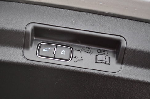 Used 2024 Ford Explorer XLT w/ Equipment Group 202A image 9