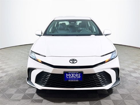 Certified 2025 Toyota Camry SE w/ Convenience Package image 3