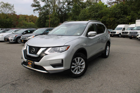 Used 2020 Nissan Rogue SV image 1