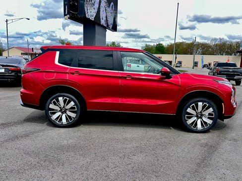 New 2025 Mitsubishi Outlander SE image 7