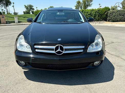 Used 2010 Mercedes-Benz CLS 550 w/ Premium I Pkg image 2