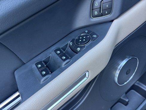Used 2023 Ford Expedition Limited image 24