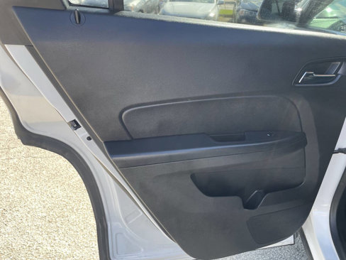 Used 2017 GMC Terrain SLE image 19