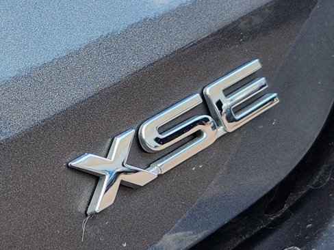 Used 2023 Toyota Highlander XSE image 11