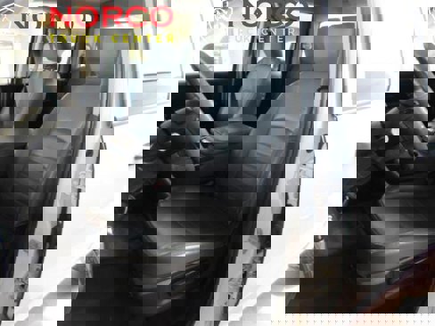 Used 2018 RAM 1500 Tradesman w/ Chrome Appearance Group image 13