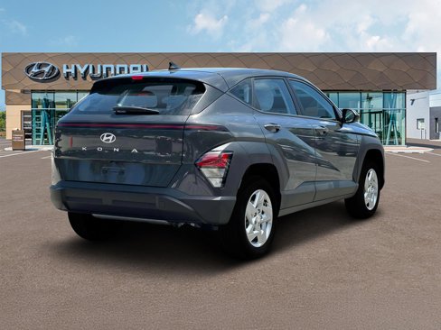 New 2025 Hyundai Kona SE image 7