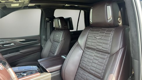Used 2024 Cadillac Escalade Sport Platinum w/ LPO, ONYX Package image 11