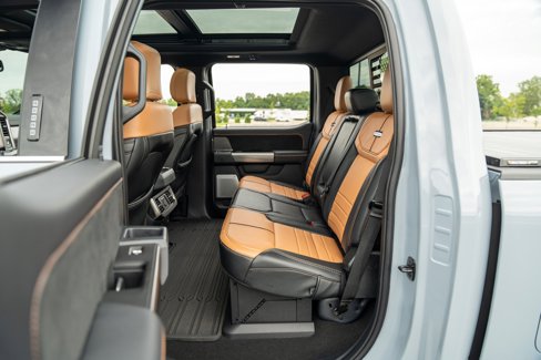 Used 2024 Ford F450 Platinum w/ FX4 Off-Road Package image 39