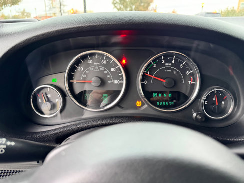 Used 2017 Jeep Wrangler Unlimited Rubicon w/ Connectivity Group image 9