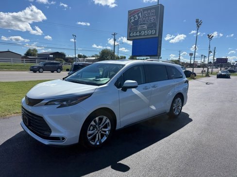 Used 2024 Toyota Sienna Platinum image 6