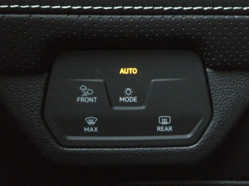 New 2026 Volkswagen Atlas SE image 13