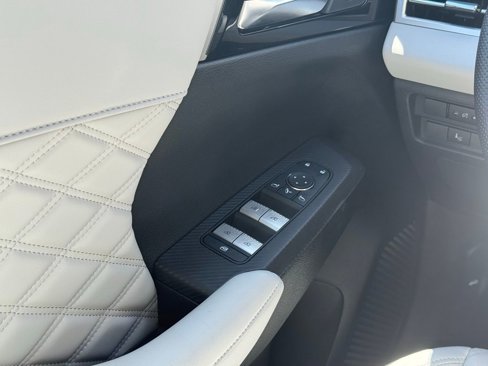 New 2025 Mitsubishi Outlander SEL image 7