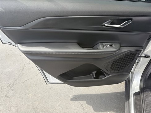 Certified 2024 Jeep Grand Cherokee L Laredo image 31