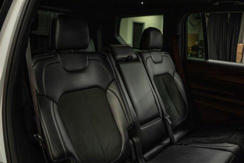 Used 2024 Jeep Grand Cherokee L Laredo image 17