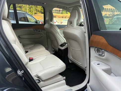 Used 2021 Volvo XC90 T8 Inscription Expression w/ Protection Package Premier image 12