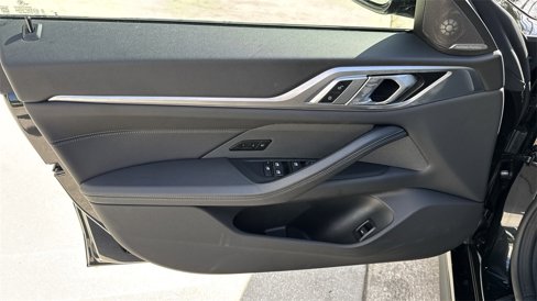 Used 2025 BMW 430i w/ M Sport Package image 40