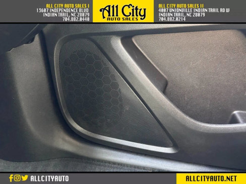 Used 2018 Chevrolet Traverse LT image 19