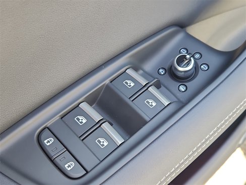 Certified 2025 Audi Q7 3.0T Prestige image 31