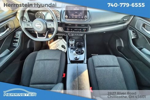Used 2024 Nissan Rogue SV image 13