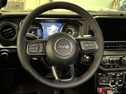 Used 2024 Jeep Wrangler Unlimited Rubicon w/ Convenience Group image 5