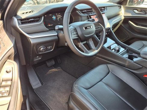 New 2025 Jeep Grand Cherokee Limited w/ Luxury Tech Group II image 14
