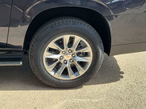 New 2026 Chevrolet Suburban Premier image 8