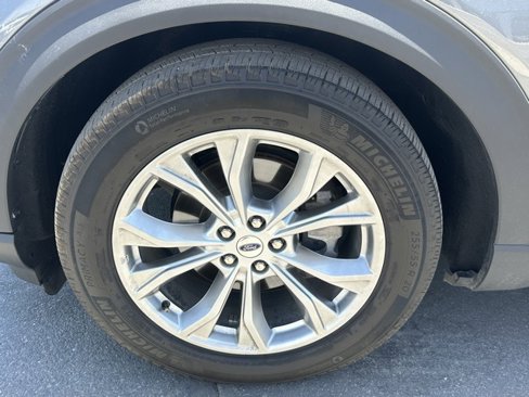Used 2024 Ford Explorer Limited image 17