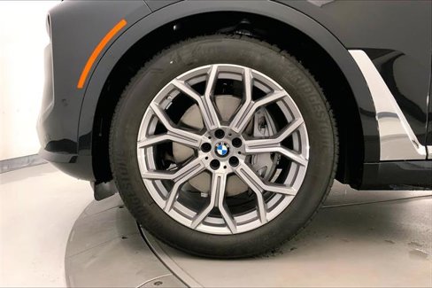 Used 2026 BMW X7 xDrive40i image 9