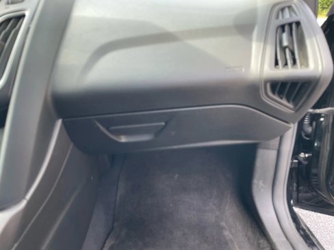 Used 2016 Ford Focus SE w/ Equipment Group 201A image 25
