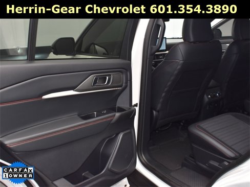 Used 2025 Ford Explorer ST-Line w/ Premium Package image 13