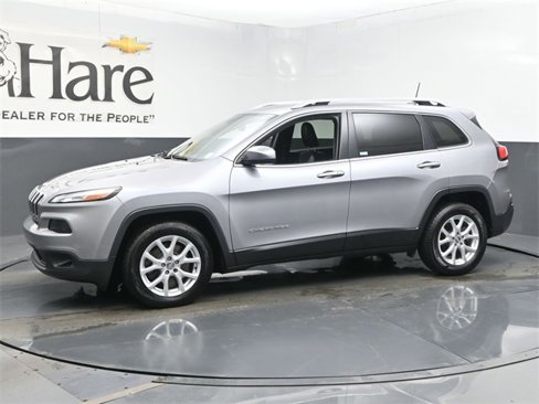 Used 2018 Jeep Cherokee Latitude Plus image 32