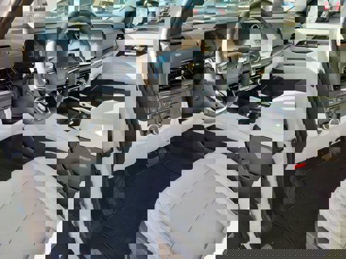 New 2025 Chevrolet Suburban Premier image 10