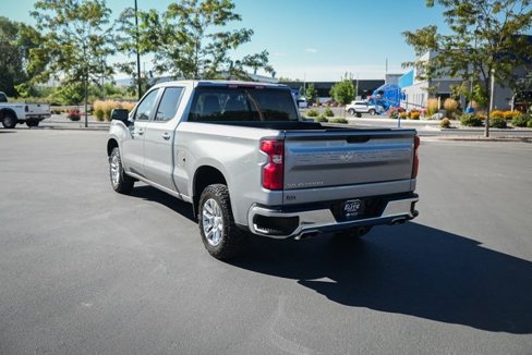 Used 2024 Chevrolet Silverado 1500 LT image 9