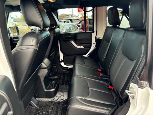 Used 2018 Jeep Wrangler Unlimited Rubicon w/ Connectivity Group image 9