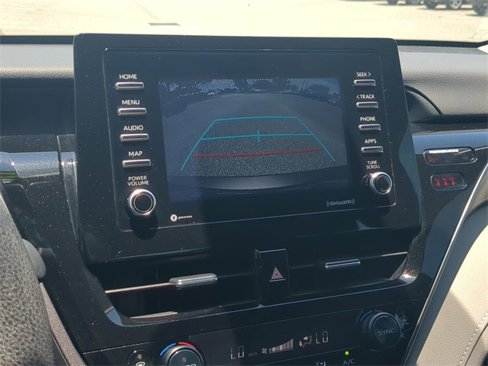 Used 2023 Toyota Camry LE image 9
