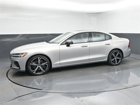 Used 2025 Volvo S60 B5 Plus w/ Protection Package Premier image 4