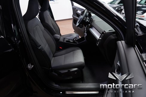 Used 2024 Volvo XC40 B5 Core image 29