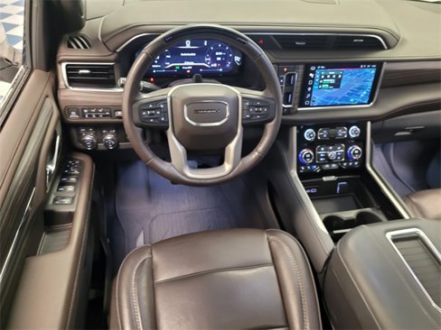 Used 2023 GMC Yukon XL Denali w/ Advanced Technology Package image 6