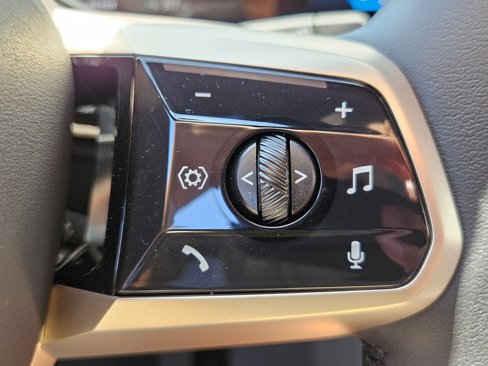New 2026 BMW iX xDrive60 w/ Premium Package image 29