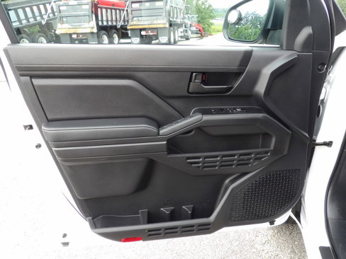 Used 2024 Toyota Tacoma SR image 14