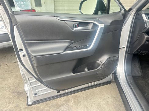Used 2025 Toyota RAV4 XLE image 20