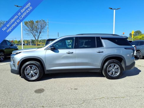 Used 2025 Chevrolet Traverse LT image 8