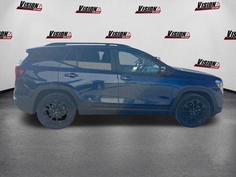 Used 2022 GMC Terrain SLE w/ Driver Convenience Package image 4